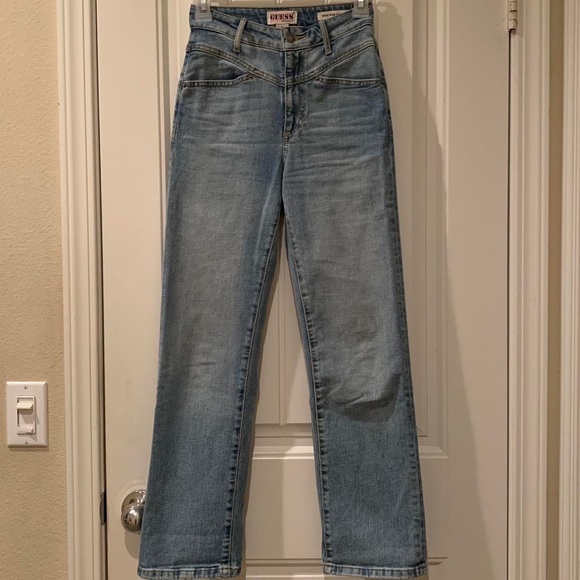 MID WASH GUESS ORIGINALS HIGH WAISTED MOM JEANS - Picture 5 of 5